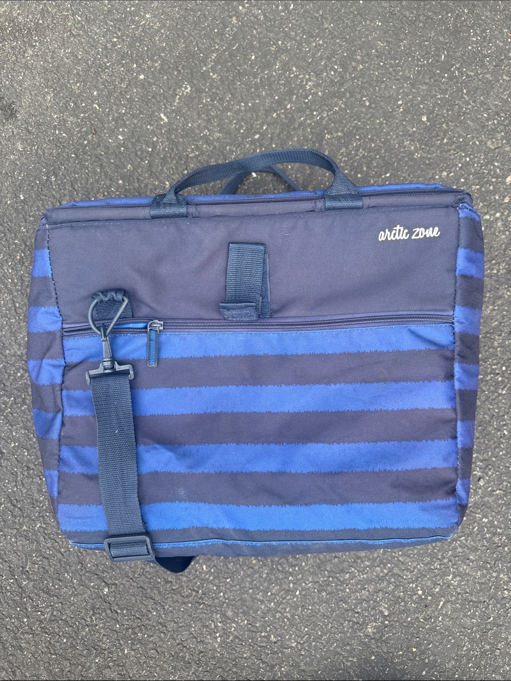 Arctic Zone Blue Striped cooler   Bag